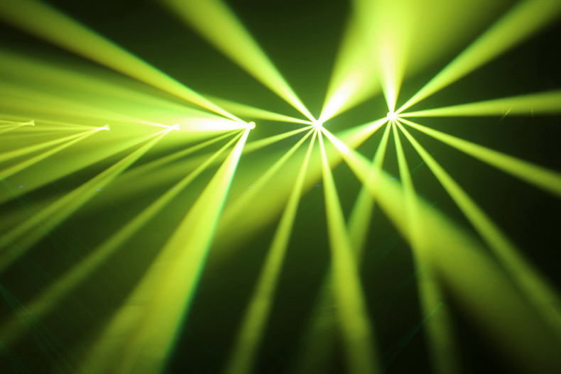 光束燈和搖頭燈的實(shí)際應(yīng)用？效果圖