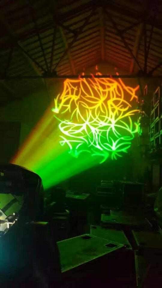 大型酒吧舞臺(tái)燈光設(shè)備有哪些？