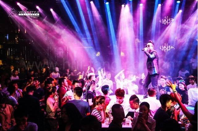 大型酒吧舞臺燈光設(shè)備有哪些？效果圖