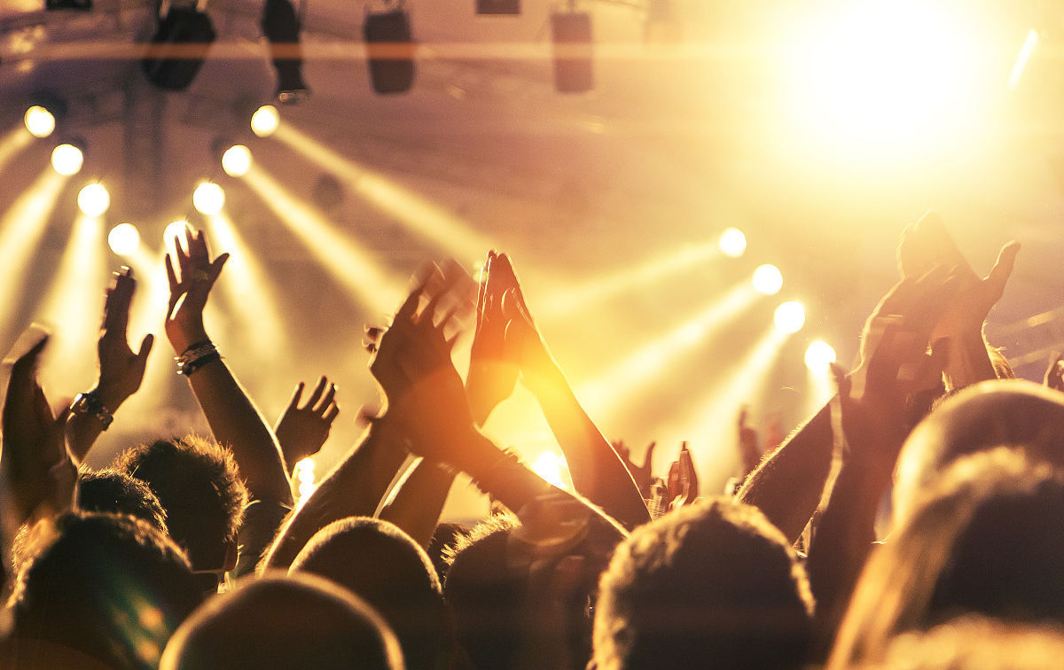 舞臺燈光對舞臺表演有哪些重要的作用？